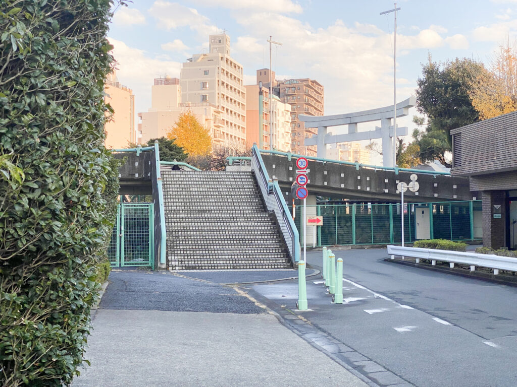 JR町田駅から町田天満宮までの徒歩でのアクセス・経路案内(町田参宮橋の階段)
