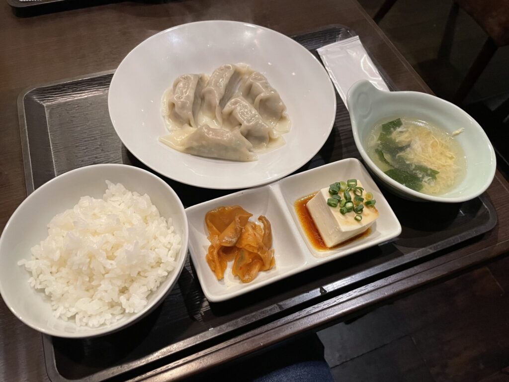 町田 DINING BAR SUU 茹で餃子定食