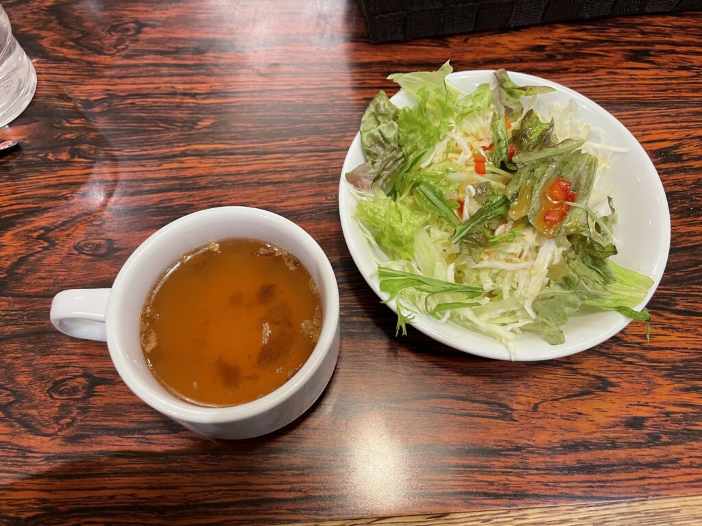 町田 グリルママ セットスープとサラダ